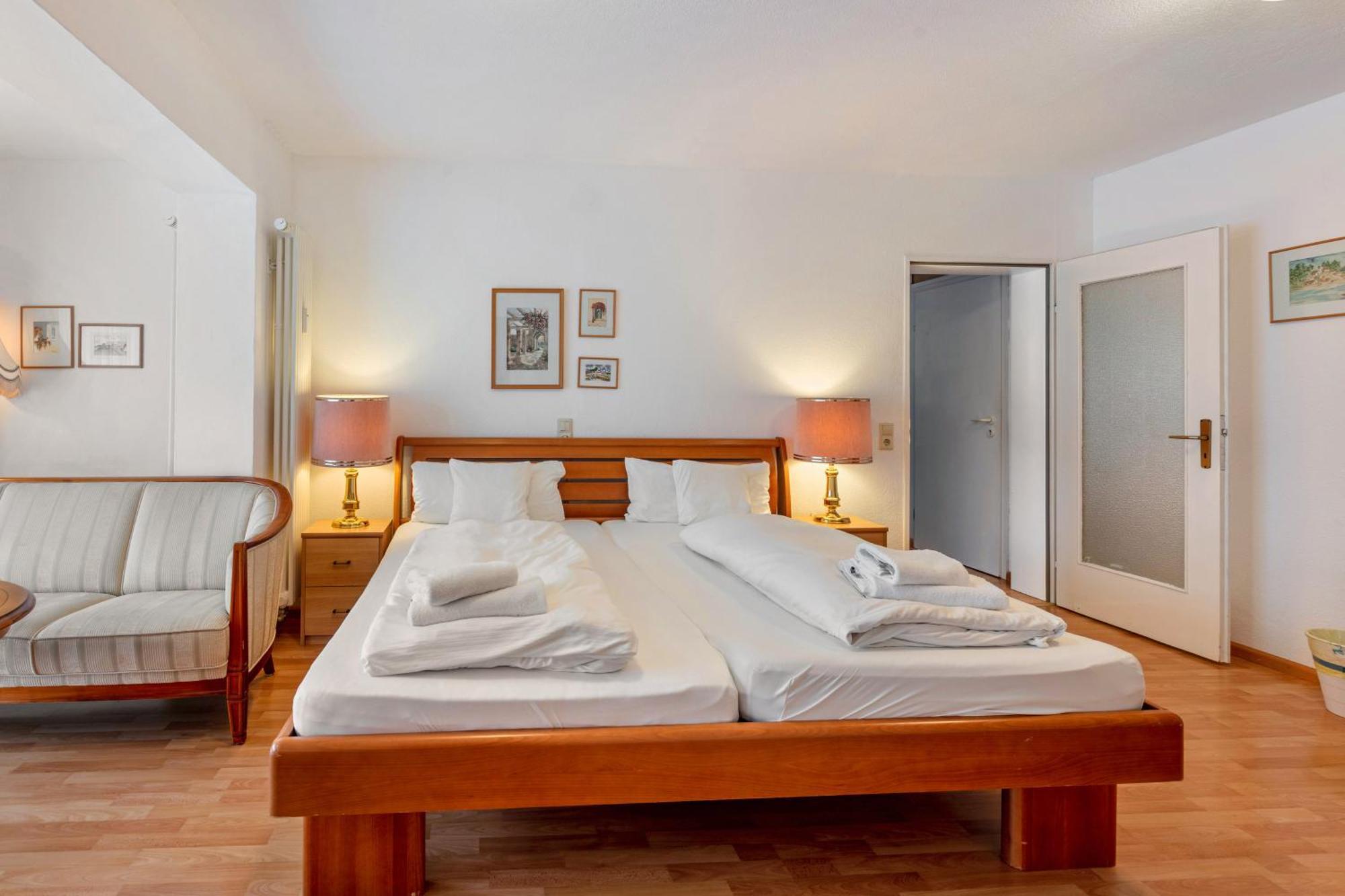 Apartments Am Schwarzwaelder Hof Бад-Беллинген Экстерьер фото