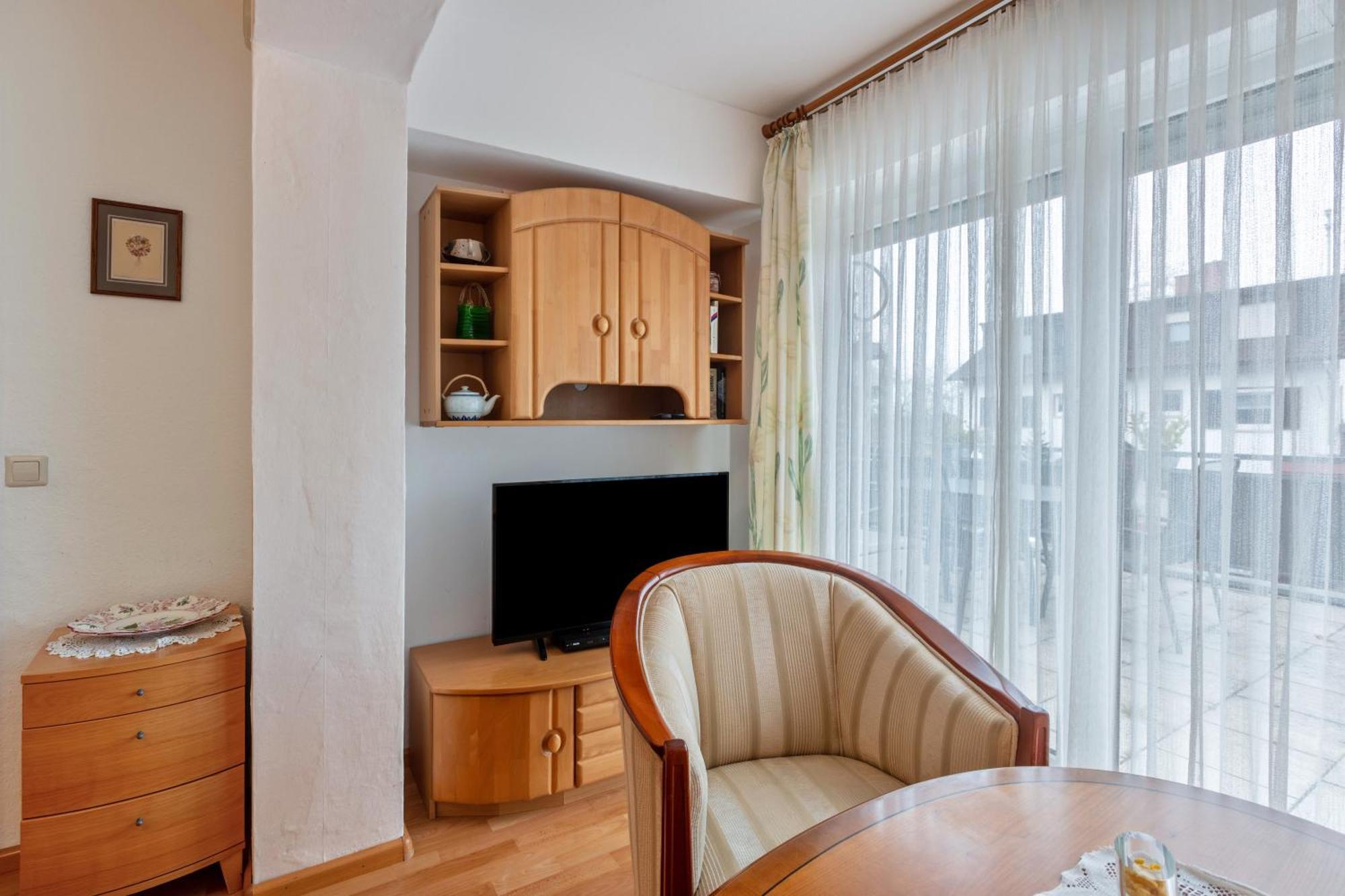 Apartments Am Schwarzwaelder Hof Бад-Беллинген Экстерьер фото