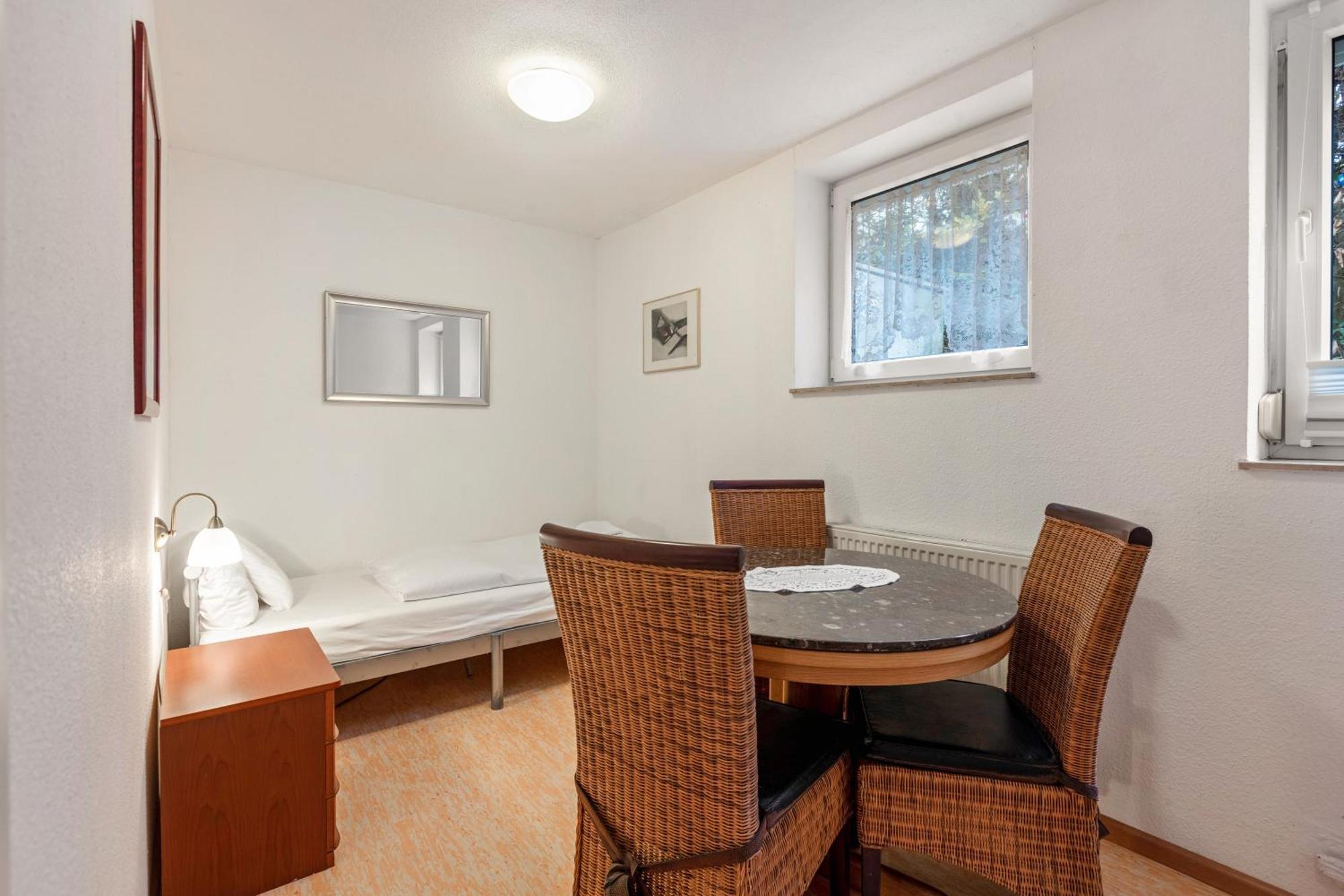 Apartments Am Schwarzwaelder Hof Бад-Беллинген Экстерьер фото